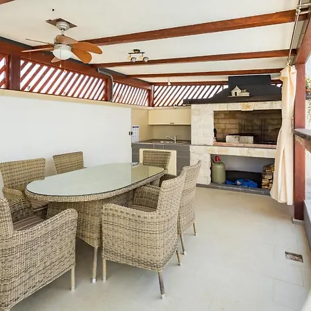 Ivana With Sea View Villa *