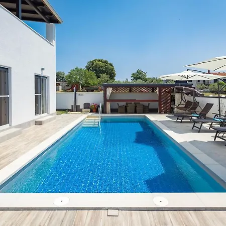 Villa Ivana With Sea View *