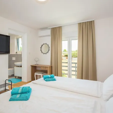 Villa Ivana With Sea View *